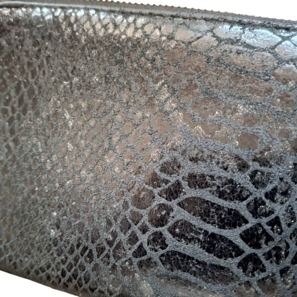 Kenneth Cole New York Black Faux Snakeskin Zip Wallet 16 Card Slots Metallic Lea
